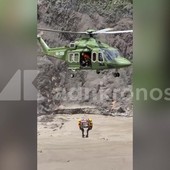 Alluvione in Nepal, le immagini girate da un italiano salvato in elicottero Alluvione in Nepal, le immagini girate da un italiano salvato in elicottero