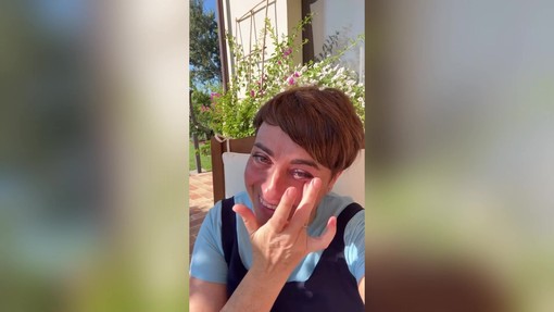 Benedetta Rossi in lacrime nel primo video dopo l'adozione: "Siamo nel pieno del turbine delle emozioni"