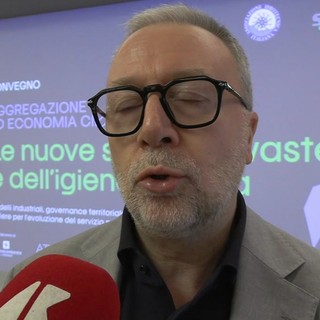 Rifiuti, Dadone: "Aggregare i Comuni per rendere più efficiente il servizio"