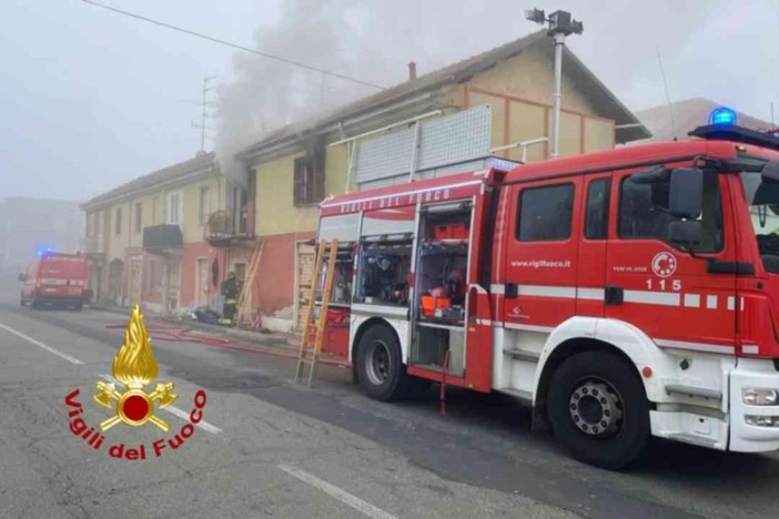 Va a fuoco un alloggio a Santhià Va a fuoco un alloggio a Santhià
