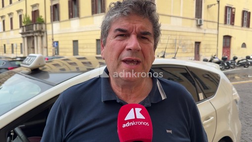 Golf car, Cacchione (Usb Taxi): "Ho visto scontrini senza partita Iva, indagare società irregolari" Golf car, Cacchione (Usb Taxi): "Ho visto scontrini senza partita Iva, indagare società irregolari"