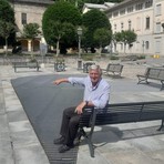 Varallo, nuovo arredo urbano in Piazza Gaudenzio Ferrari Varallo, nuovo arredo urbano in Piazza Gaudenzio Ferrari
