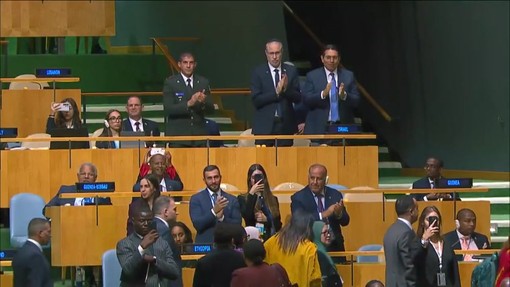 Netanyahu parla all'Onu e assemblea si svuota: "Codardi, andatevene"