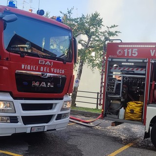 A fuoco catasta di legna ad Alice Castello, al lavoro anche Vigili del Fuoco di Biella e di Cossato, foto archivio