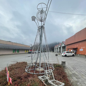 Dopo Cossato, vandali colpiscono anche a Pray. Danni all'Angelo della Pro Loco: “Non si ripeta più” (foto dalla pagina Facebook di Pro Loco Pray) Dopo Cossato, vandali colpiscono anche a Pray. Danni all'Angelo della Pro Loco: “Non si ripeta più” (foto dalla pagina Facebook di Pro Loco Pray)