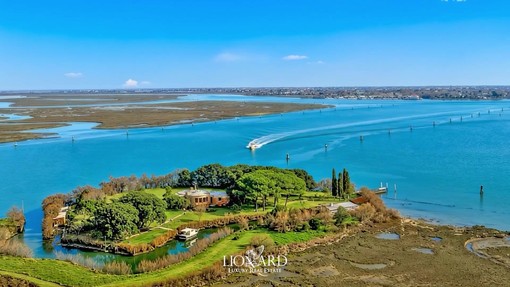 Venezia, ecco l'isola privata da 5,5 milioni in vendita nella laguna Venezia, ecco l'isola privata da 5,5 milioni in vendita nella laguna