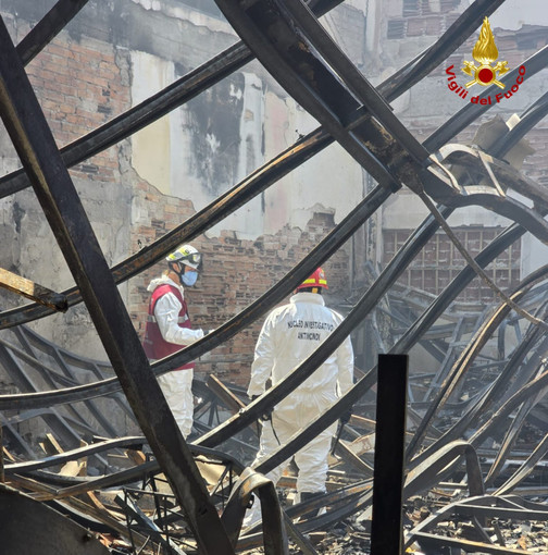 Casale Monferrato, incendio videoteca: sul posto anche i Vigili del Fuoco di Biella