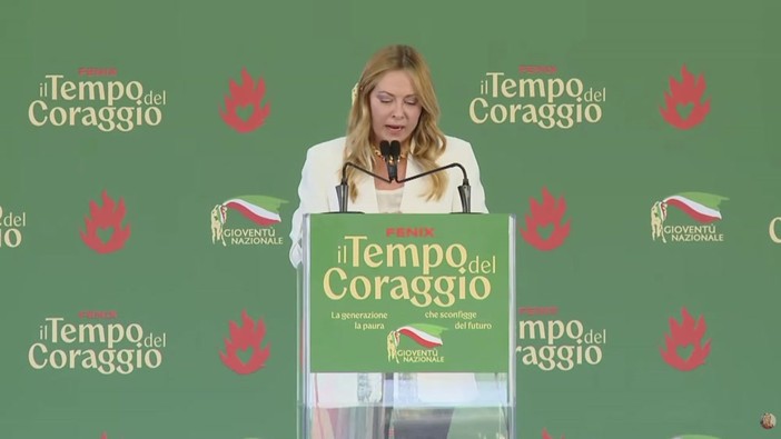 Meloni: "Norma per tetto a studenti stranieri in classe e divieto di burqa e nikab" Meloni: "Norma per tetto a studenti stranieri in classe e divieto di burqa e nikab"