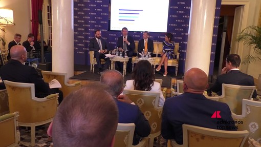 Imprese: in high-tech Italia in ritardo su investimenti: energia e semplificazione chiavi per competitività Imprese: in high-tech Italia in ritardo su investimenti: energia e semplificazione chiavi per competitività
