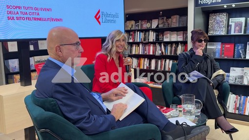 Myrta Merlino presenta il libro dedicato alla sua 'mamma geniale' Myrta Merlino presenta il libro dedicato alla sua 'mamma geniale'