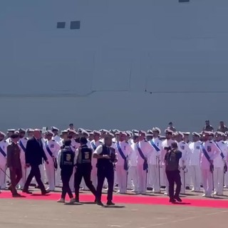 Il ministro Crosetto a Palermo passa in rassegna i militari della Marina