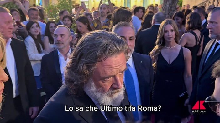 Russell Crowe: "Io sono un grande fan di Ultimo, tifa Roma ma lo perdono" Russell Crowe: "Io sono un grande fan di Ultimo, tifa Roma ma lo perdono"