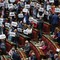 Legge elettorale, l'opposizione riempie l'Aula di cartelli 'Truffa' e 'Imbroglio' Legge elettorale, l'opposizione riempie l'Aula di cartelli 'Truffa' e 'Imbroglio'