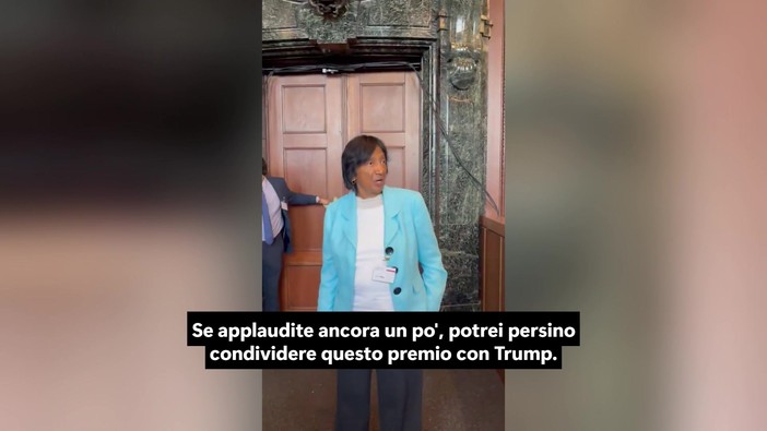 Pillay vince il Nobel: "Se applaudite più forte potrei condividere il Premio con Trump"