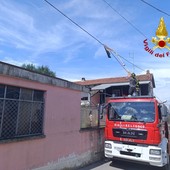 Dal Nord/Ovest, Moncrivello: Lamiera pericolante su cavo telefonico