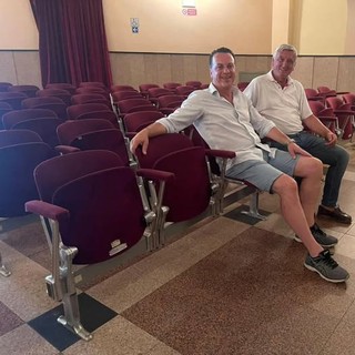 Varallo: Le poltrone storiche del Teatro Civico destinate alle associazioni Varallo: Le poltrone storiche del Teatro Civico destinate alle associazioni