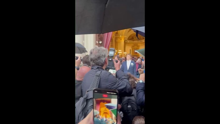 Bechis e Cardinaletti sposi, il matrimonio e il primo bacio tra marito e moglie