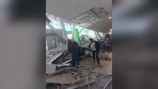 Terremoto in Colombia, crolli all'aeroporto di Pereira: le immagini dei danni Terremoto in Colombia, crolli all'aeroporto di Pereira: le immagini dei danni