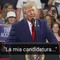 Trump e lo scherzo al comizio: "Annuncio la mia candidatura..."