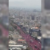 Funerali Khamenei, centinaia di migliaia di iraniani nelle strade: il video dall'alto Funerali Khamenei, centinaia di migliaia di iraniani nelle strade: il video dall'alto