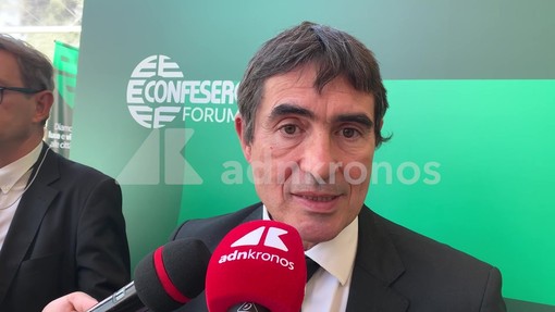 Confesercenti, Fratoianni: "Commercio di prossimità in crisi, rischio desertificazione città" Confesercenti, Fratoianni: "Commercio di prossimità in crisi, rischio desertificazione città"