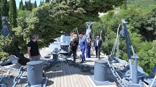 Il maltempo danneggia la Nave Puglia al Vittoriale, il sopralluogo di Giuli