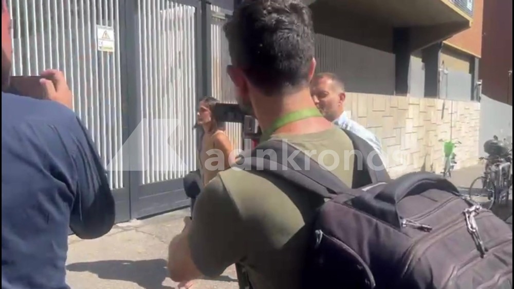 L'arrivo di Piervincenzi e Presutti all'assemblea 'Report': "Se incontreremo i colleghi? Siamo qui apposta" L'arrivo di Piervincenzi e Presutti all'assemblea 'Report': "Se incontreremo i colleghi? Siamo qui apposta"