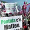 Pontida, dalle t-shirt ai cori sul pratone è derby tra 'nordisti' e 'salviniani'