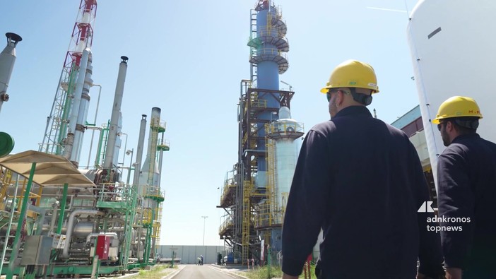 Eni celebra a Ravenna 100 anni, dal gas alla transizione energetica Eni celebra a Ravenna 100 anni, dal gas alla transizione energetica