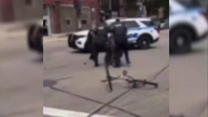 Usa, polizia spara e uccide un uomo durante un arresto nel Wisconsin Usa, polizia spara e uccide un uomo durante un arresto nel Wisconsin