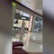 Rapina in gioielleria con armi a salve e fumogeni a Novate Milanese, i video girati nel centro commerciale