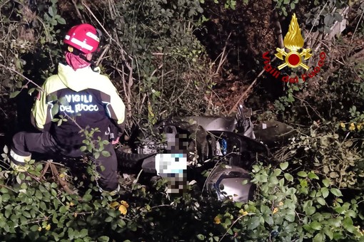 Motociclista finisce in un dirupo sulla SP71: intervento dei Vigili del Fuoco Motociclista finisce in un dirupo sulla SP71: intervento dei Vigili del Fuoco