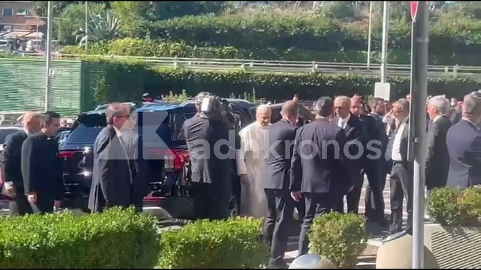 L'arrivo di Papa Leone al Policlinico Gemelli, oggi il ricovero L'arrivo di Papa Leone al Policlinico Gemelli, oggi il ricovero