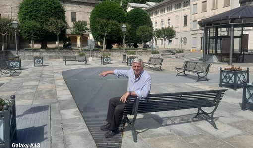 Varallo, nuovo arredo urbano in Piazza Gaudenzio Ferrari Varallo, nuovo arredo urbano in Piazza Gaudenzio Ferrari