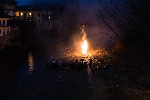 Il rogo della Veggia Pasquetta sul Mastallone Il rogo della Veggia Pasquetta sul Mastallone