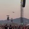 Ultimo arriva in elicottero, prende il via concerto dell'anno