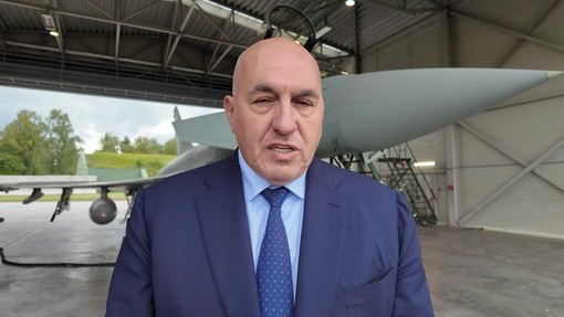 Jet italiani abbattono drone su Lituania, Crosetto: "Ecco cosa significa far parte della Nato" Jet italiani abbattono drone su Lituania, Crosetto: "Ecco cosa significa far parte della Nato"