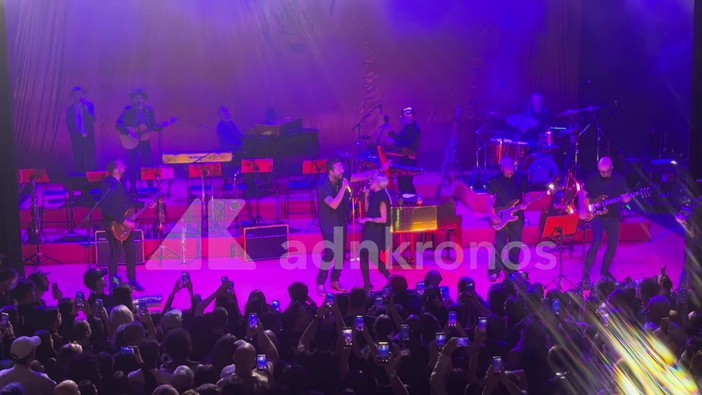 La notte londinese di Cremonini: sul palco Salmo, Fibra e Malika per presentare 'Amateur' La notte londinese di Cremonini: sul palco Salmo, Fibra e Malika per presentare 'Amateur'