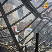 Casale Monferrato, incendio videoteca: sul posto anche i Vigili del Fuoco di Biella Casale Monferrato, incendio videoteca: sul posto anche i Vigili del Fuoco di Biella