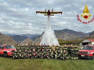 Vigili del Fuoco, a Varallo si chiude il corso operatore DOS: sono 16 i nuovi qualificati Vigili del Fuoco, a Varallo si chiude il corso operatore DOS: sono 16 i nuovi qualificati