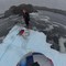 La prima donna a tuffarsi da un iceberg, il video dell'impresa della canadese Molly Carlson