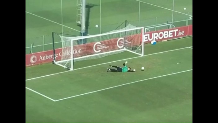 Roma, Svilar k.o. e un mese di stop: il video dell'infortunio