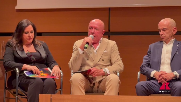 Gian Luca Pelloni Bulzoni: "Raffaella Carrà mi ha adottato dopo la diagnosi della malattia" Gian Luca Pelloni Bulzoni: "Raffaella Carrà mi ha adottato dopo la diagnosi della malattia"