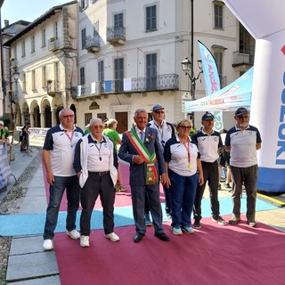Varallo corre nella storia: 240 atleti alla Staffetta del Sacro Monte tra sport, fatica e spettacolo