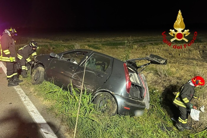 Dal Nord/Ovest: Incidente stradale sulla SP04, intervengono i Vigili del Fuoco Dal Nord/Ovest: Incidente stradale sulla SP04, intervengono i Vigili del Fuoco