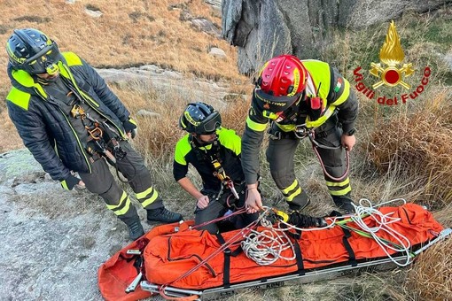 Dal Nord/Ovest, Mottarone: maxi addestramento dei Vigili del Fuoco tra rocce e soccorsi in quota FOTO Dal Nord/Ovest, Mottarone: maxi addestramento dei Vigili del Fuoco tra rocce e soccorsi in quota FOTO