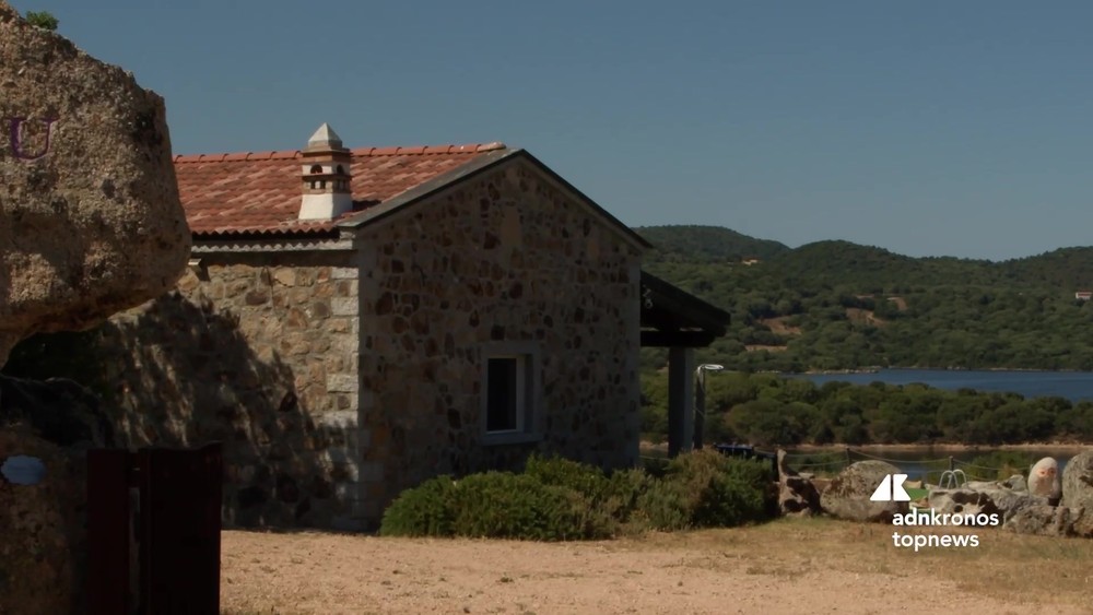 Airbnb, Carlo apre le porte della Gallura autentica: "Così racconto la Sardegna oltre il mare" Airbnb, Carlo apre le porte della Gallura autentica: "Così racconto la Sardegna oltre il mare"