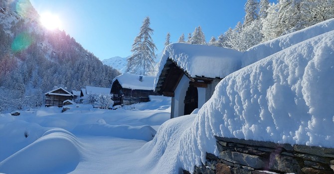 Val Vogna, l’incanto dell’Alpe Peccia: un bianco abbraccio che fa sognare la Valsesia - Foto Luisa Tiboldo