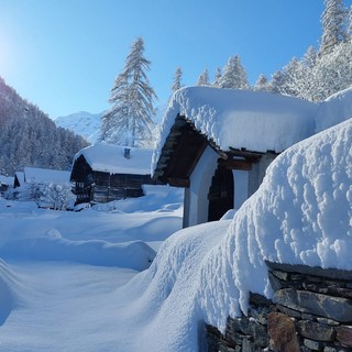 Val Vogna, l’incanto dell’Alpe Peccia: un bianco abbraccio che fa sognare la Valsesia - Foto Luisa Tiboldo