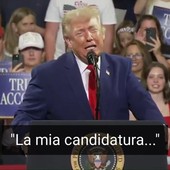 Trump e lo scherzo al comizio: "Annuncio la mia candidatura..."